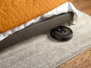 Ein Roomba 980 navigiert selbständig in seiner Umgebung